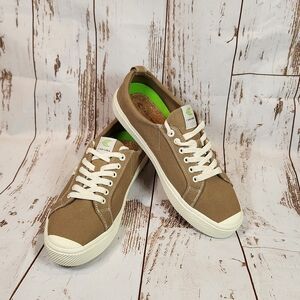 Casual Canvas Men's Sneakers - Tan and White